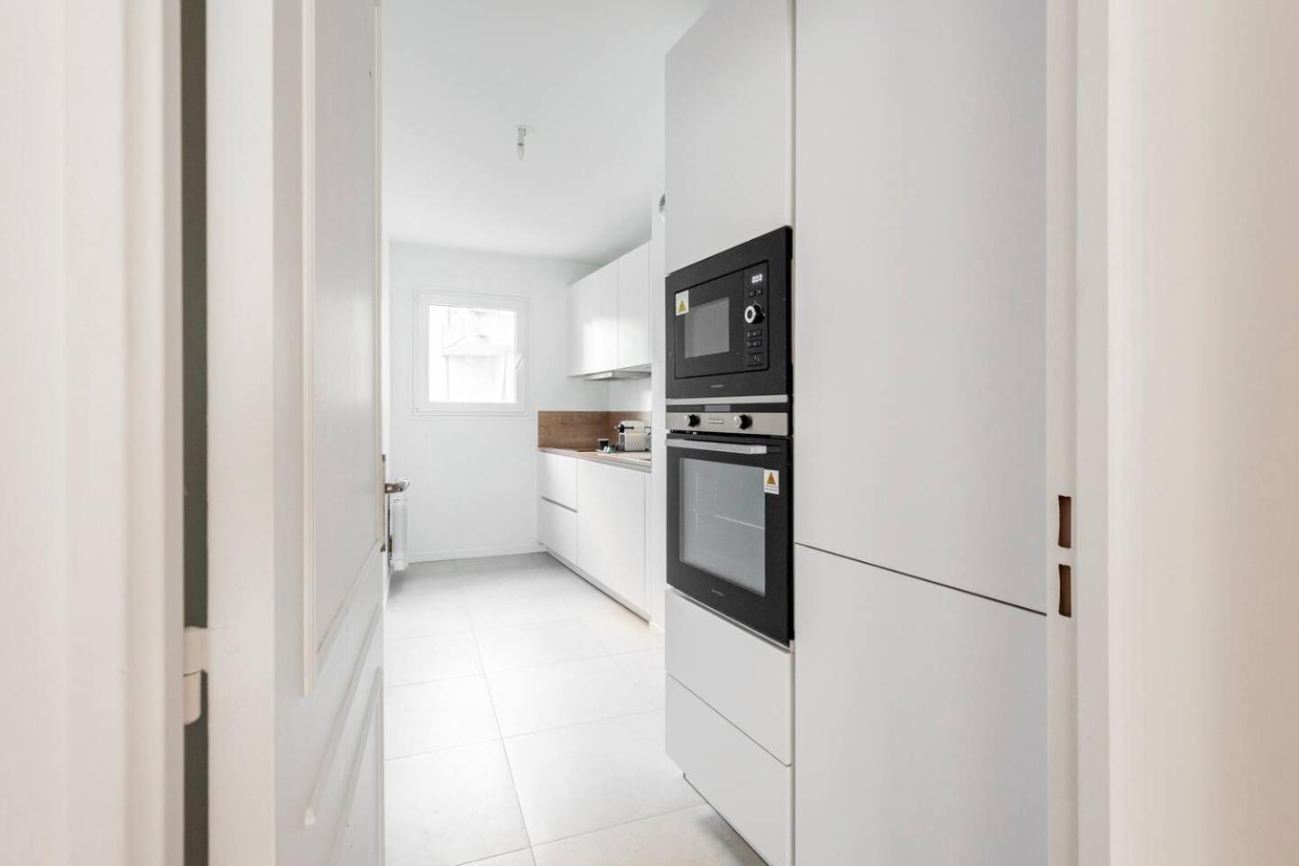 3 Bedroom Flat Close Montmartre Appartamento Parigi